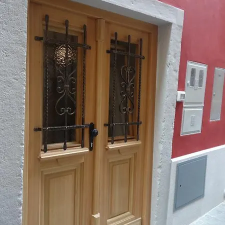 Hostel Pirano אכסניה פיראן