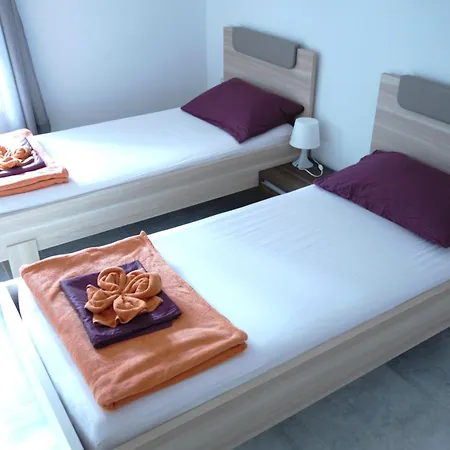 بيت شباب Hostel Pirano