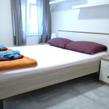 Hostel Pirano * פיראן