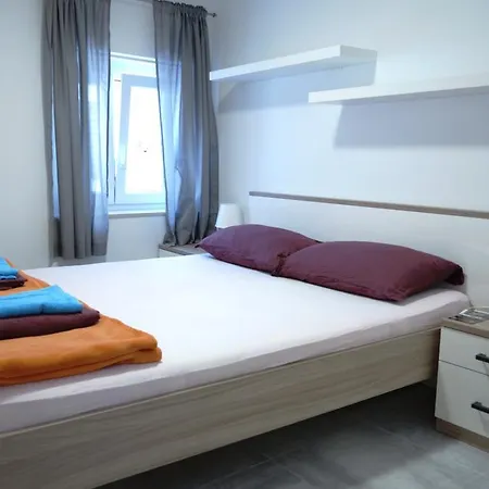 Pirano Hostal