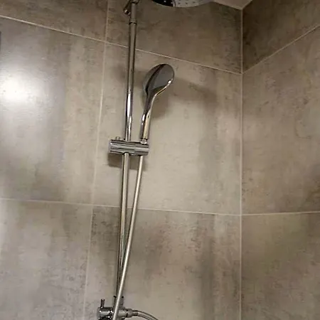 Hostel Pirano بيت شباب بيران
