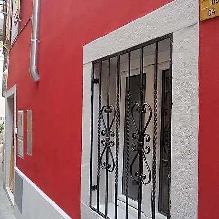 Hostel Pirano بيت شباب