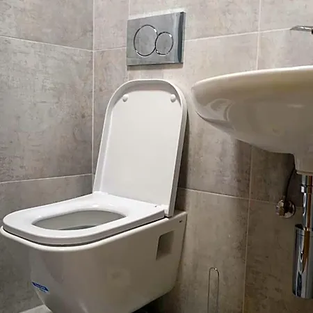 بيت شباب Hostel Pirano *